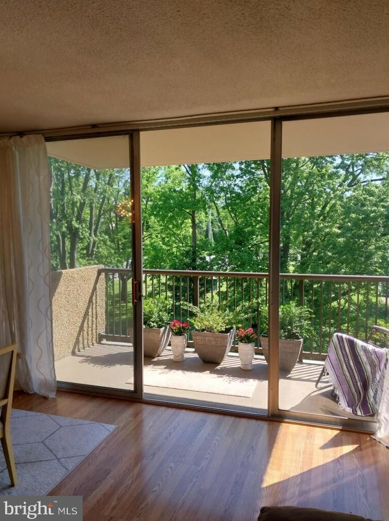 2016 Naamans Rd, Wilmington DE  19810-2646 exterior