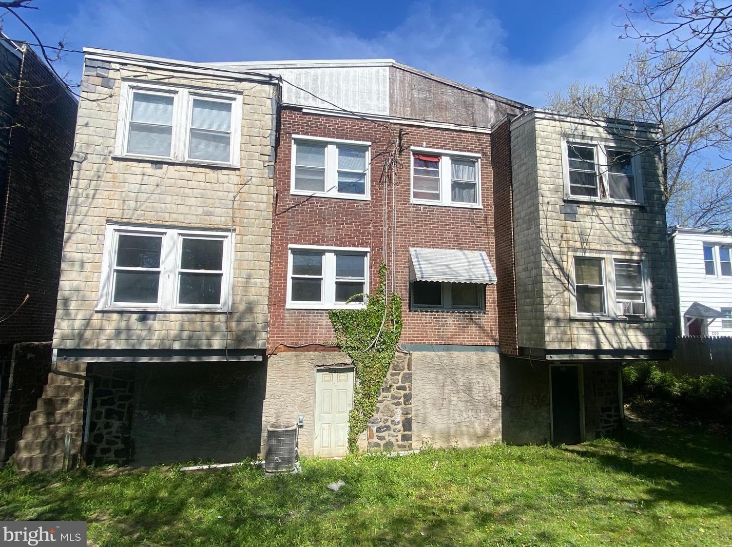 202 35th St, Wilmington DE  19802-2812 exterior