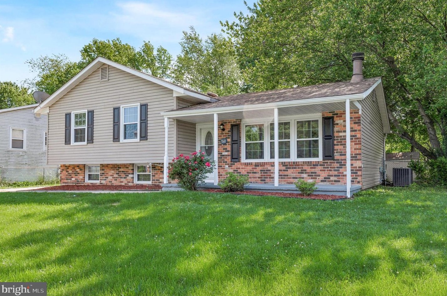 268 Oakfield Dr, Newark DE 19713-2451 exterior