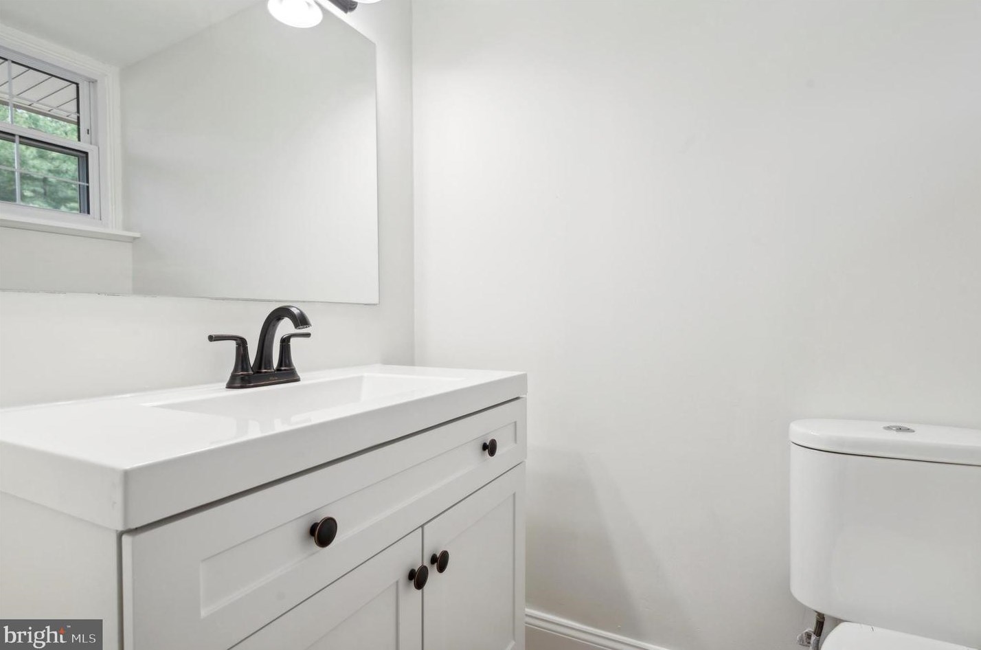 268 Oakfield Dr, Newark DE 19713-2451 exterior