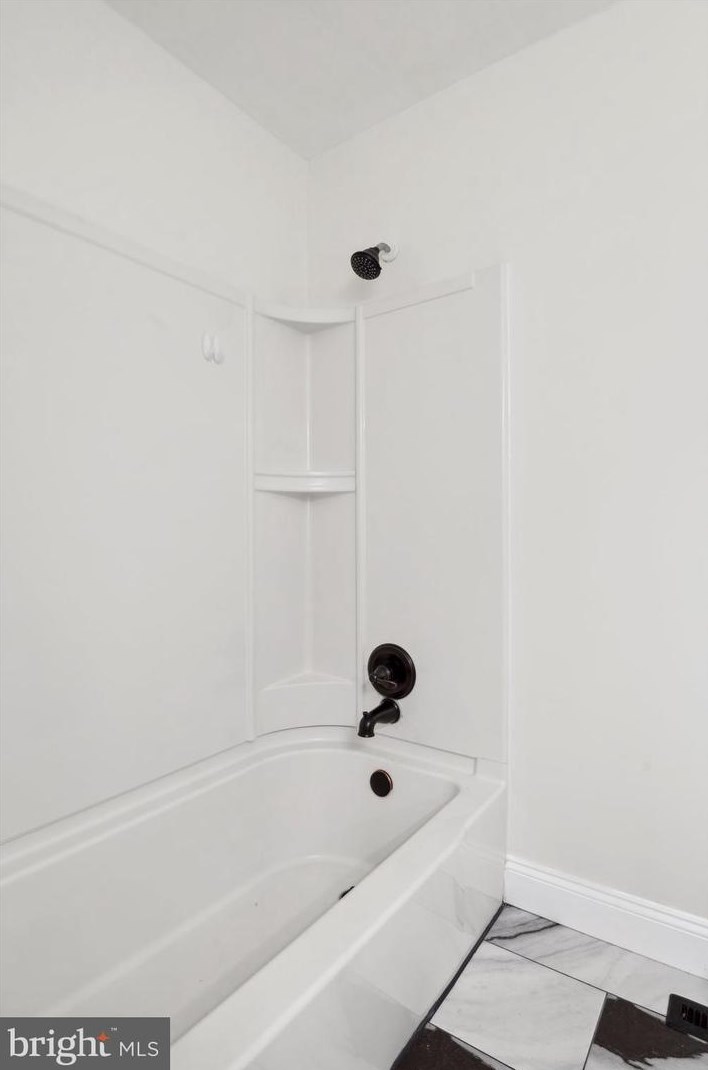 268 Oakfield Dr, Newark DE 19713-2451 exterior