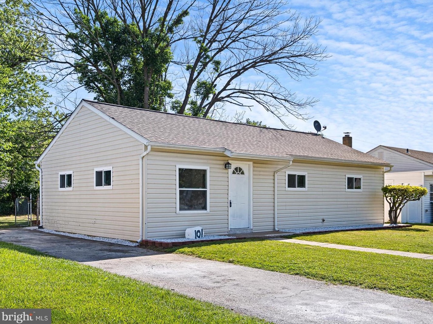 101 Halcyon Dr, New Castle, DE 19720-1240