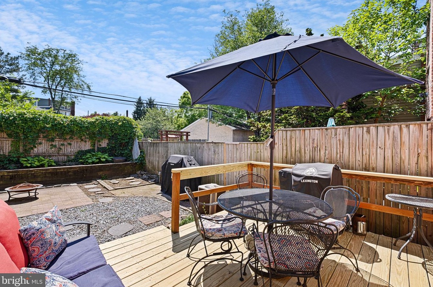 1604 14th St, Wilmington DE  19806-4002 exterior