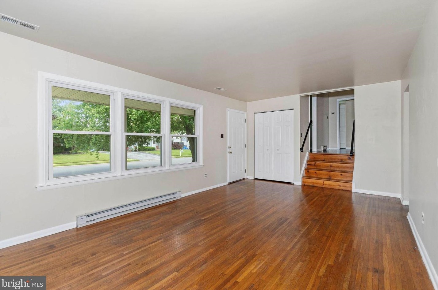 821 Broadfield Dr, Newark DE 19713-2724 exterior