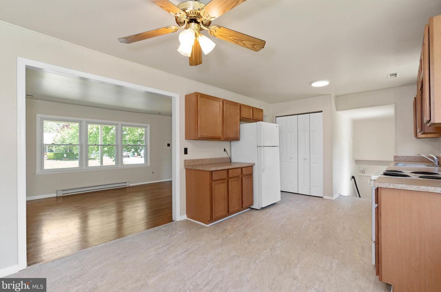 821 Broadfield Dr, Newark DE 19713-2724 exterior