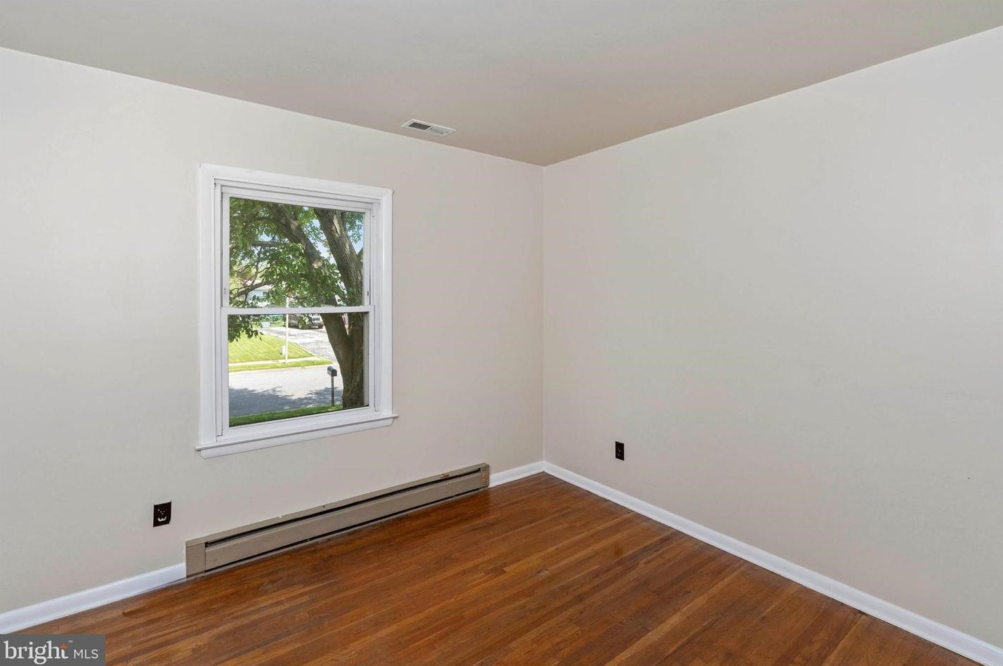 821 Broadfield Dr, Newark DE 19713-2724 exterior