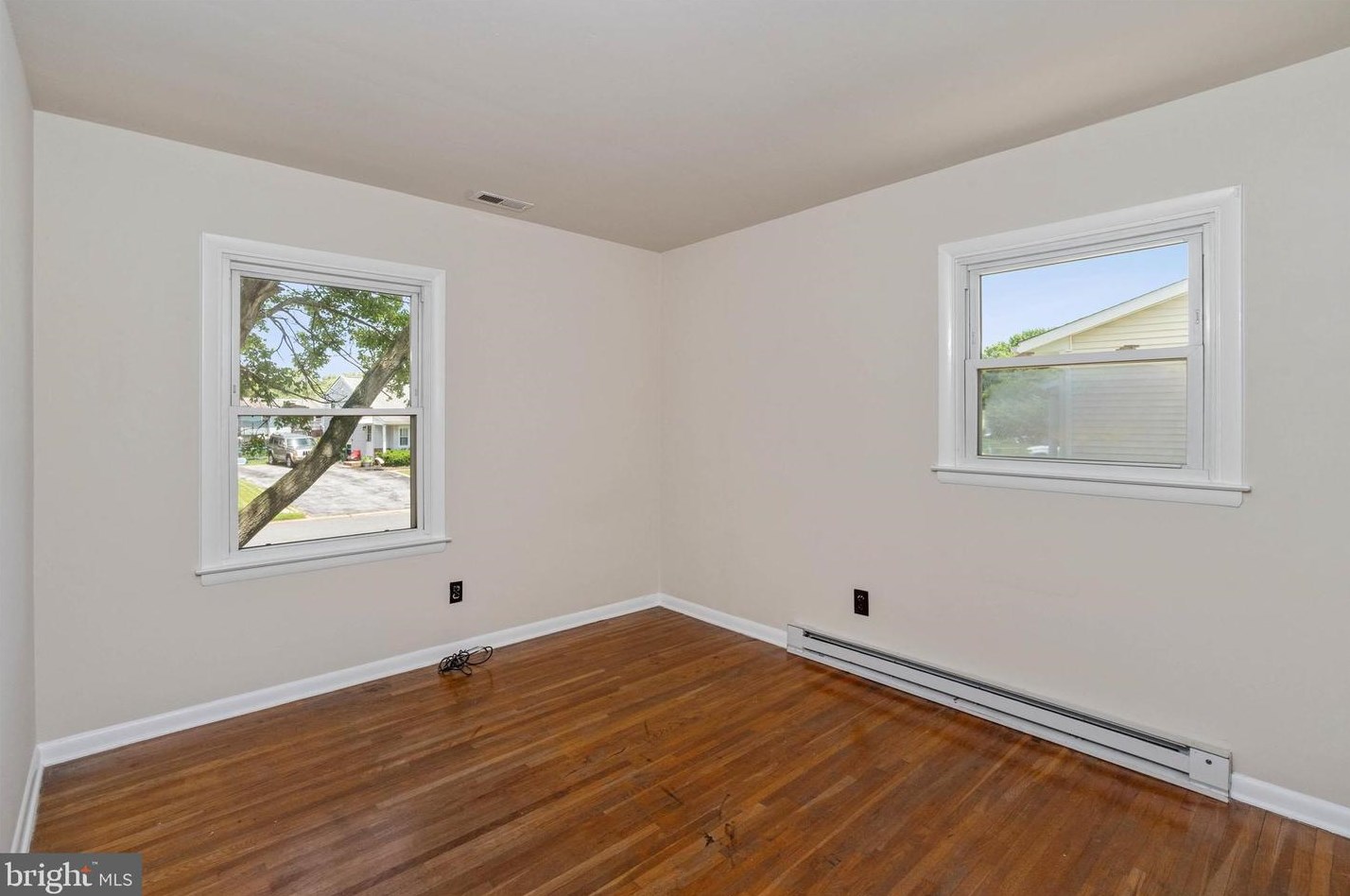 821 Broadfield Dr, Newark DE 19713-2724 exterior