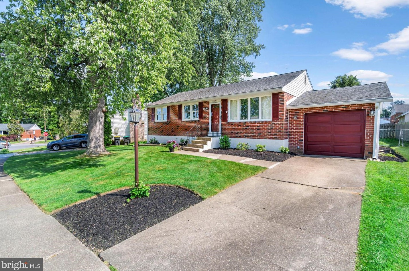 1602 Afton Dr, Wilmington, DE 19810-1602