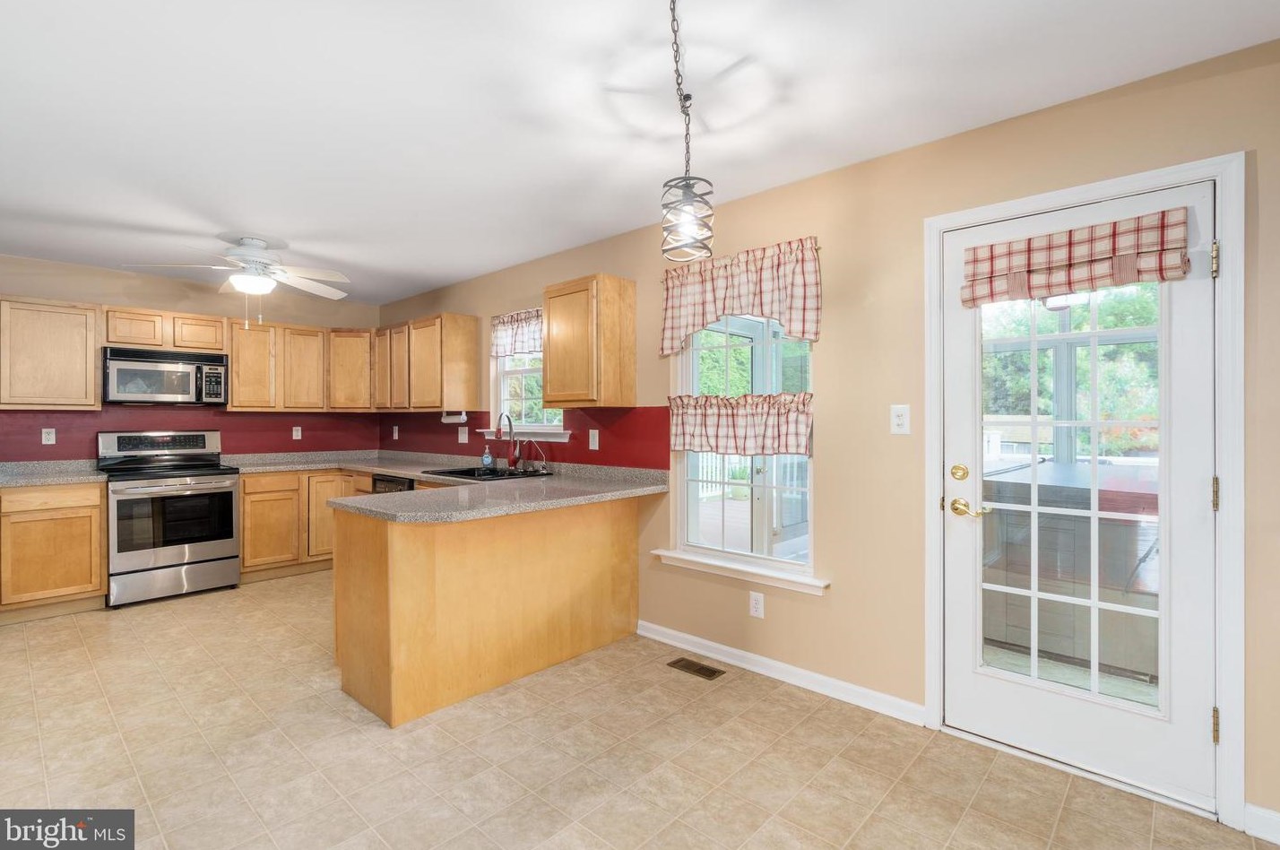 1676 Old Baltimore Pike, Newark DE 19702-1533 exterior