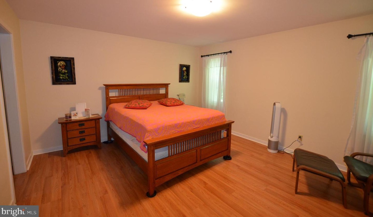 131 Fairhill Dr, Wilmington DE  19808-4310 exterior