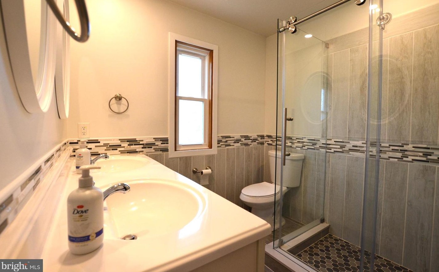 131 Fairhill Dr, Wilmington DE  19808-4310 exterior