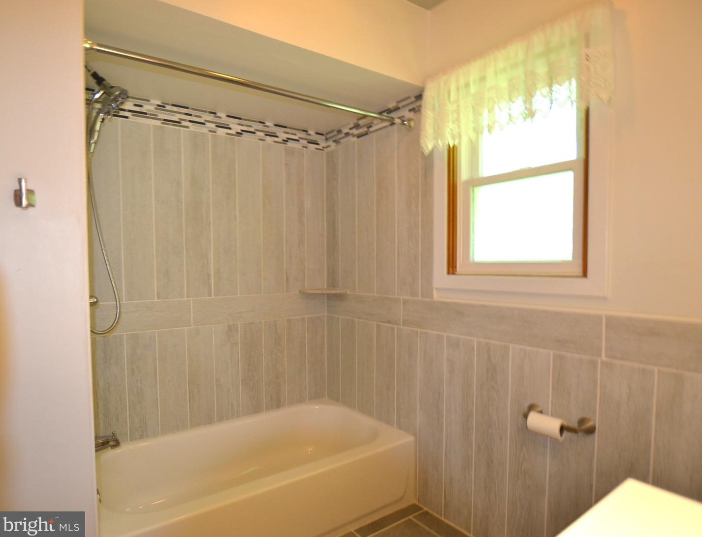 131 Fairhill Dr, Wilmington DE  19808-4310 exterior