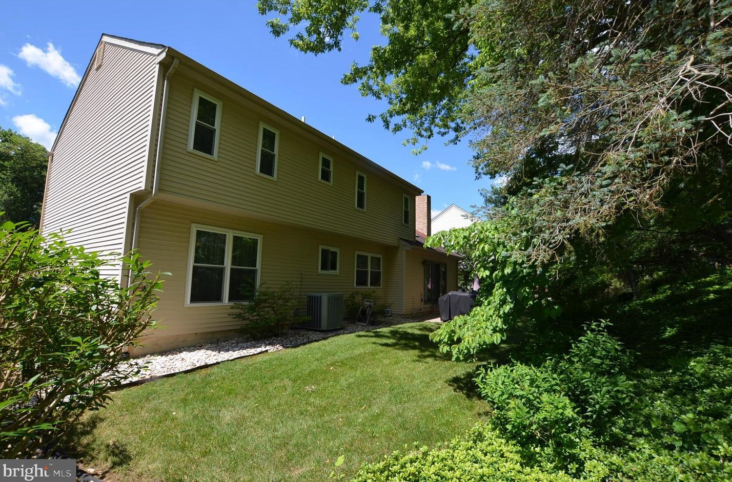 131 Fairhill Dr, Wilmington DE  19808-4310 exterior