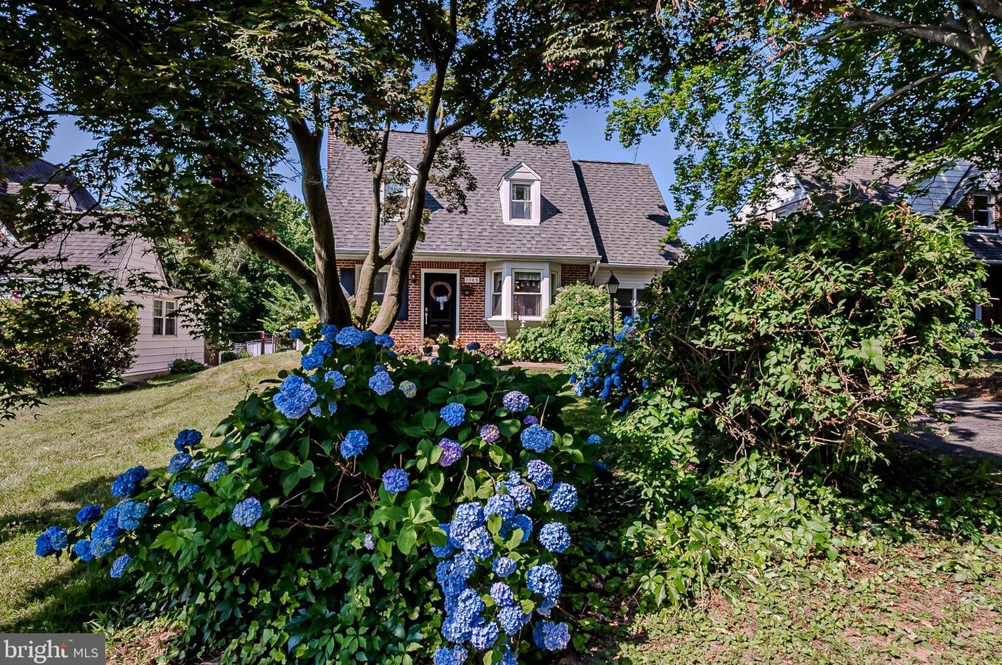 1302 Lore Ave, Wilmington, DE 19809-2723