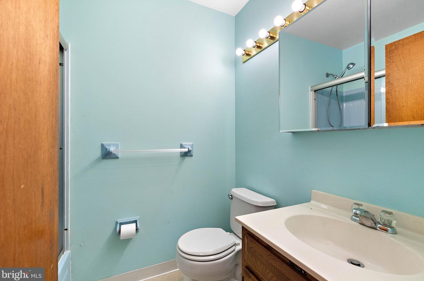 2633 Drayton Dr, Wilmington DE  19808-3803 exterior