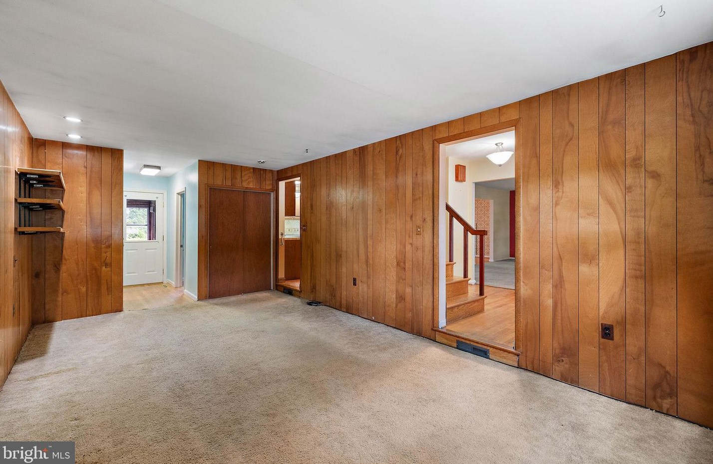 2633 Drayton Dr, Wilmington DE  19808-3803 exterior