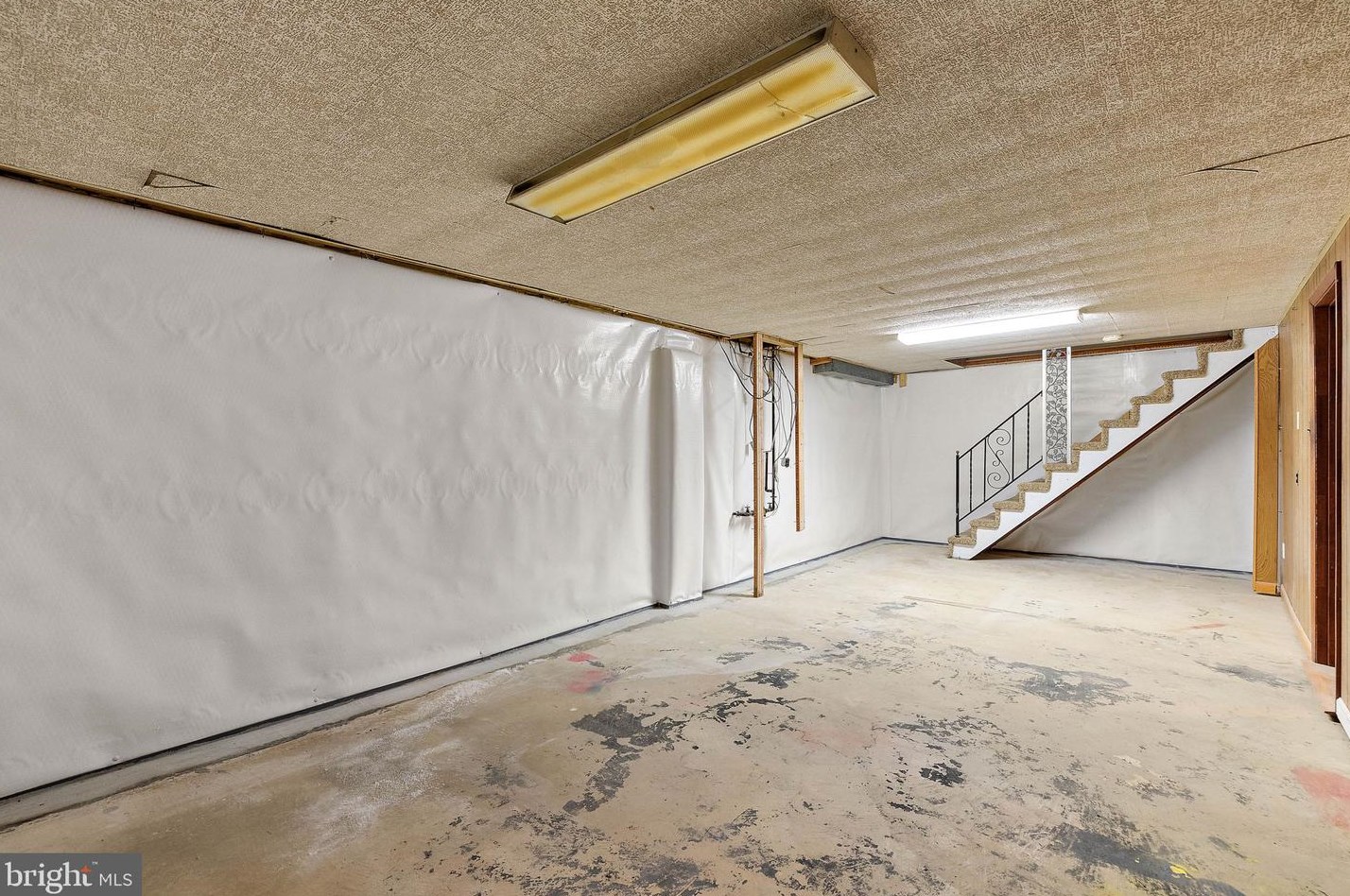 2633 Drayton Dr, Wilmington DE  19808-3803 exterior