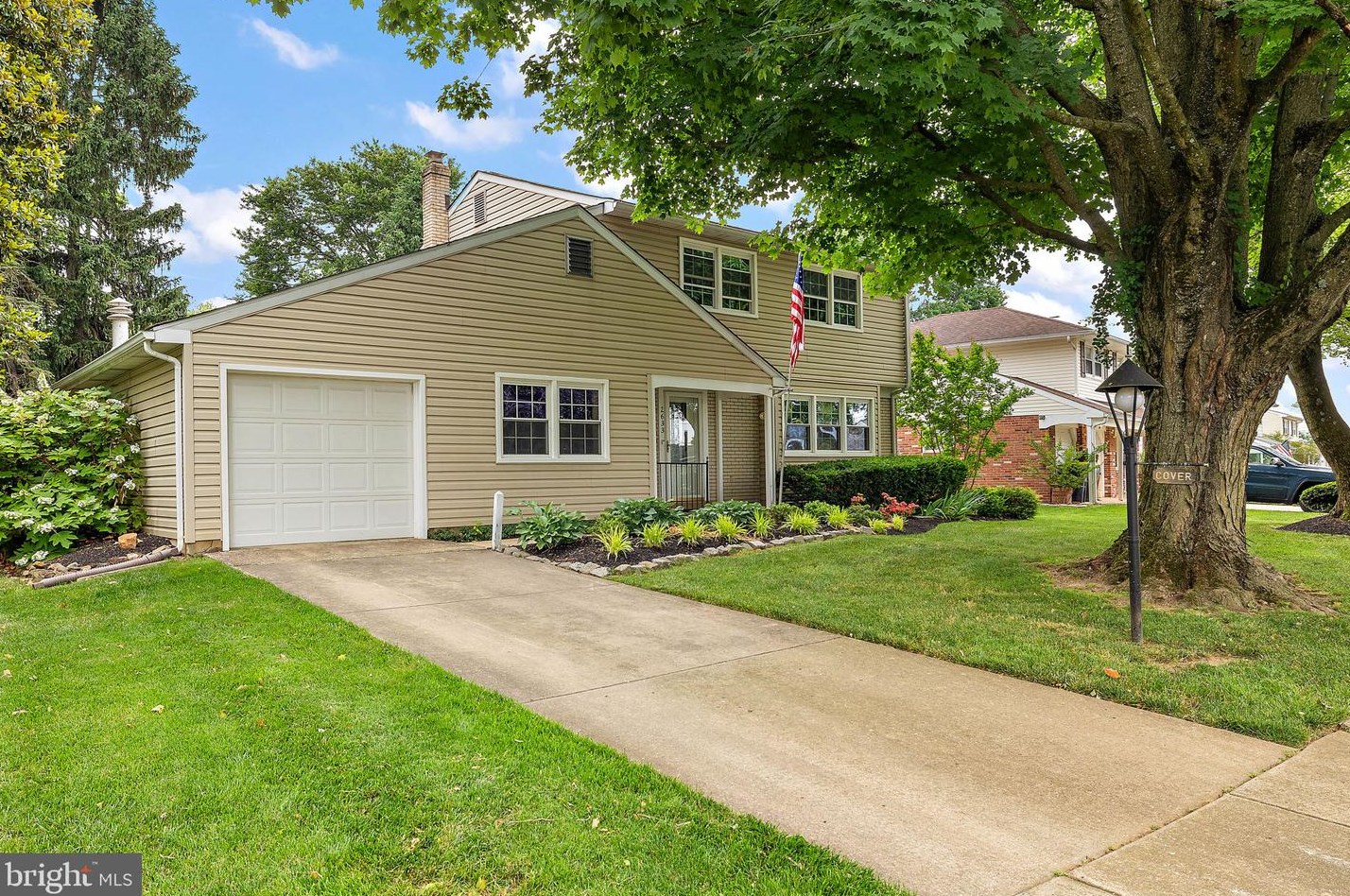 2633 Drayton Dr, Wilmington DE  19808-3803 exterior