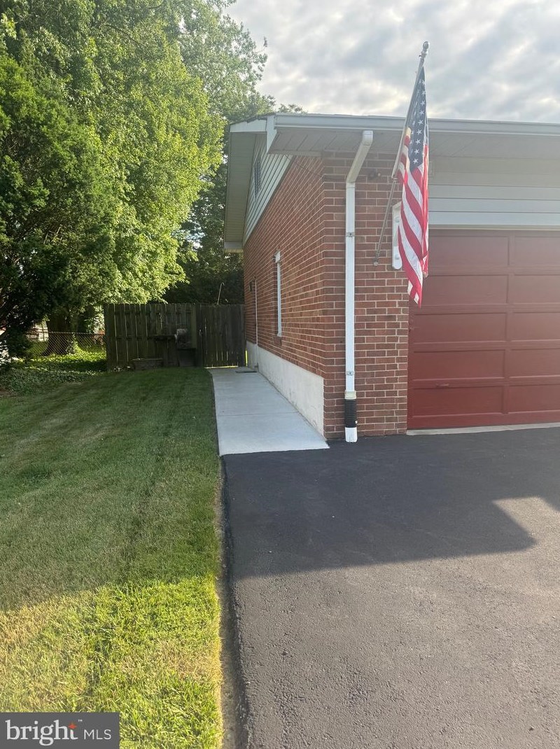 206 Werden Dr, New Castle, DE 19720