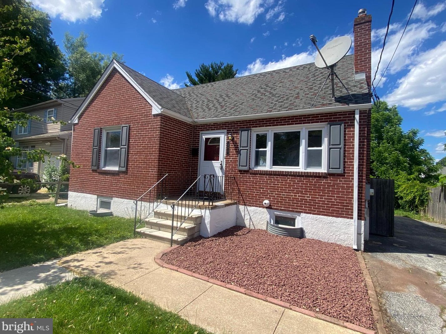 121 Champlain Ave, Wilmington, DE 19804-1748