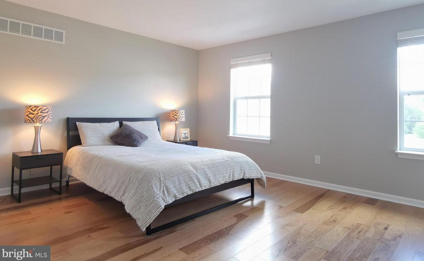 215 Mia Dr, Newark, DE 19711