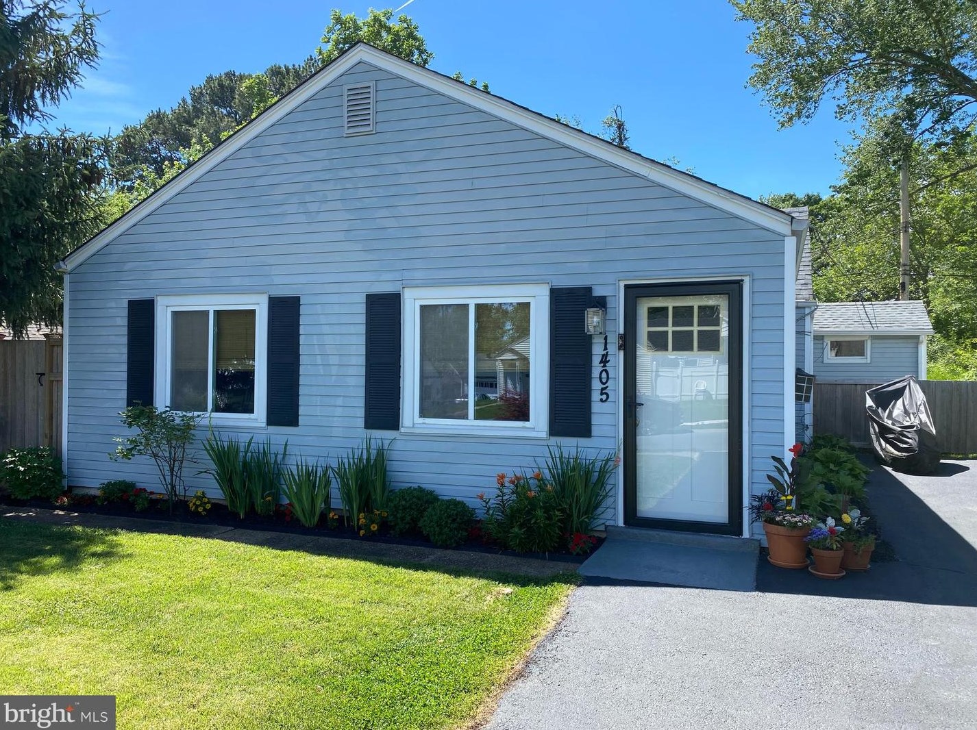 1405 Willow Run Dr, Wilmington, DE 19805-1257