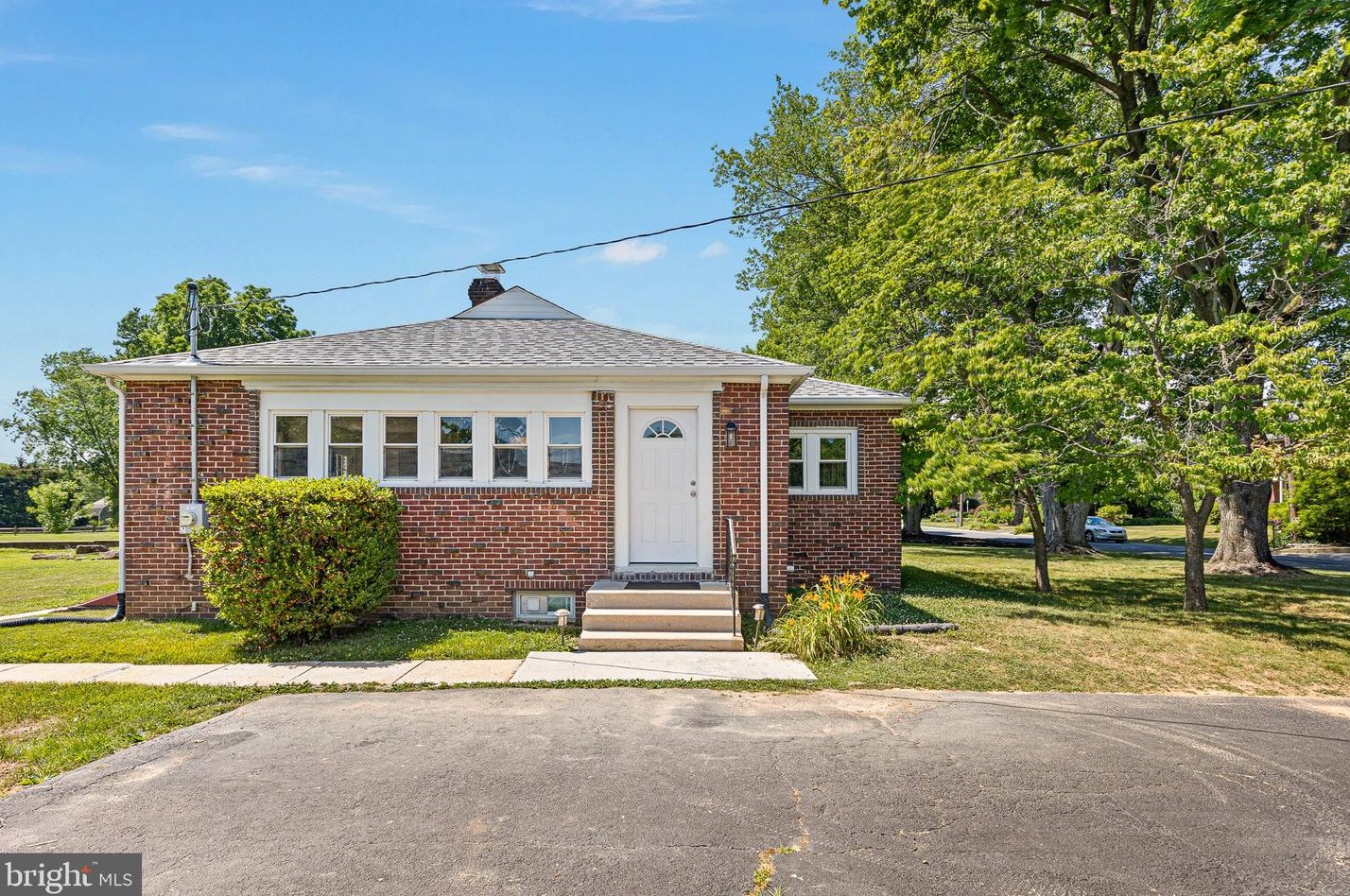 12 Maplewood Ln, Wilmington, DE 19810