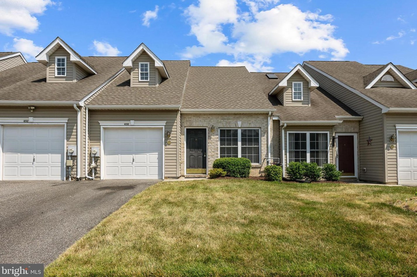 450 Sweetman Dr, Bear, DE 19701