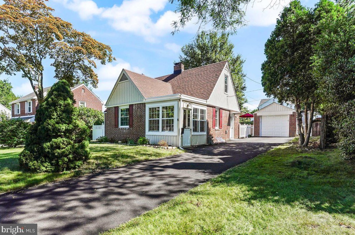 8 Woodsway Rd, Wilmington, DE 19809