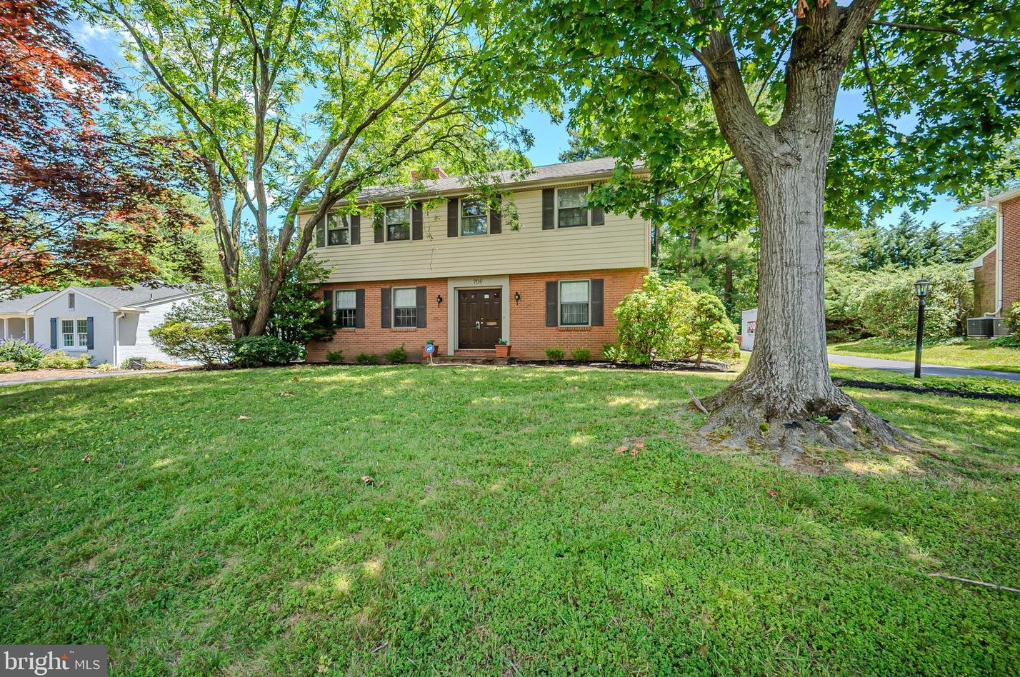 706 Thornby Rd, Wilmington, DE 19803