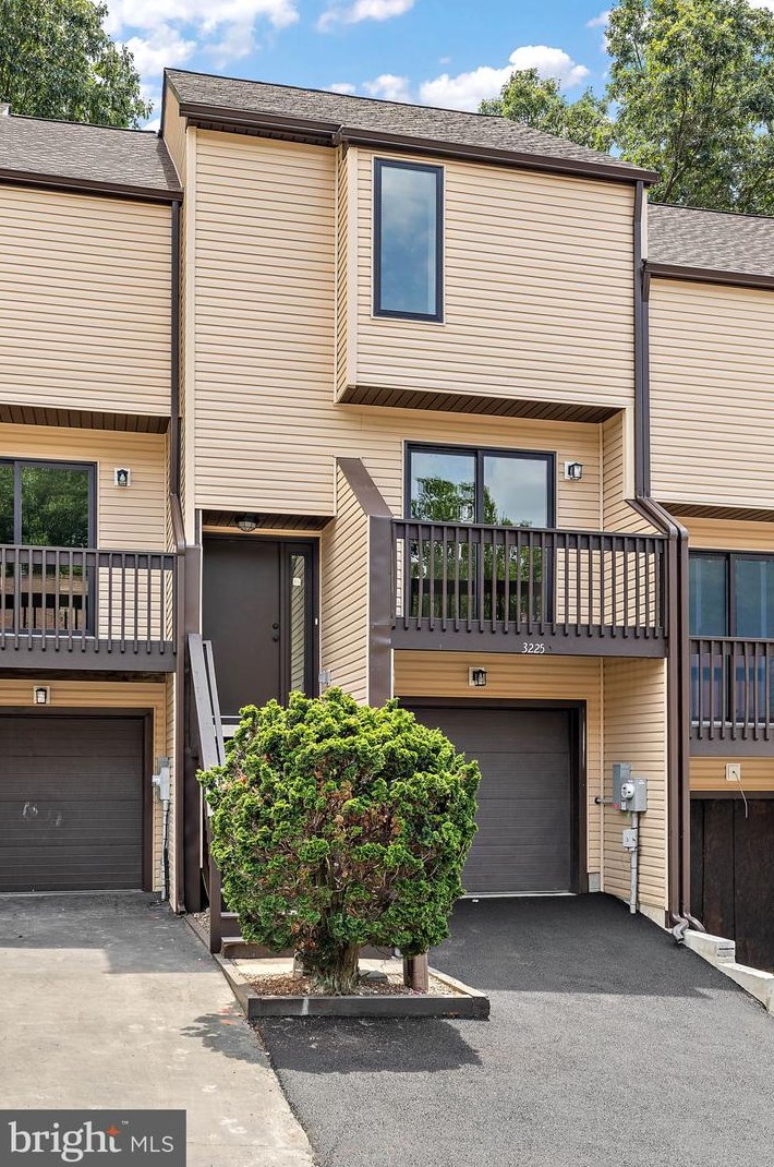 3225 Champions Dr, Wilmington, DE 19808