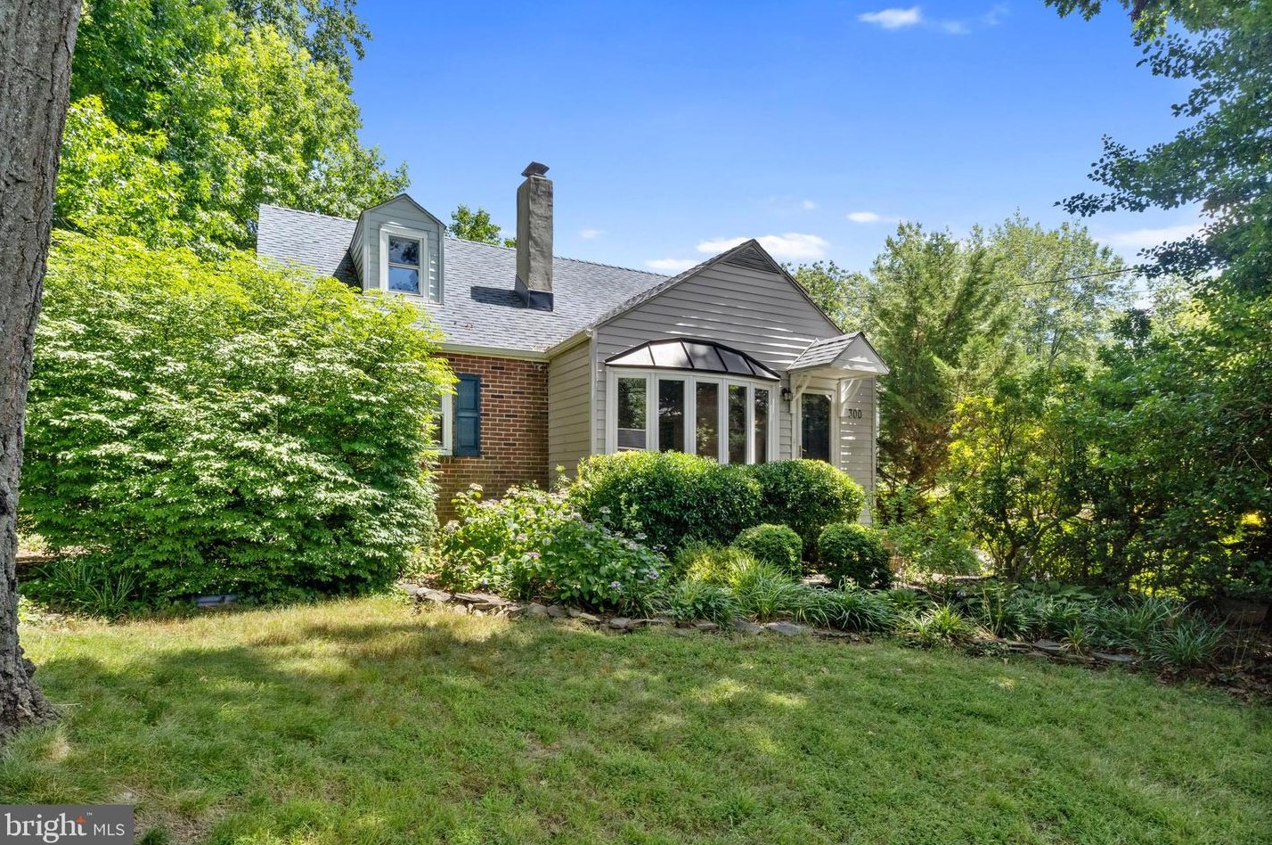 300 Beechwood Rd, Wilmington, DE 19809