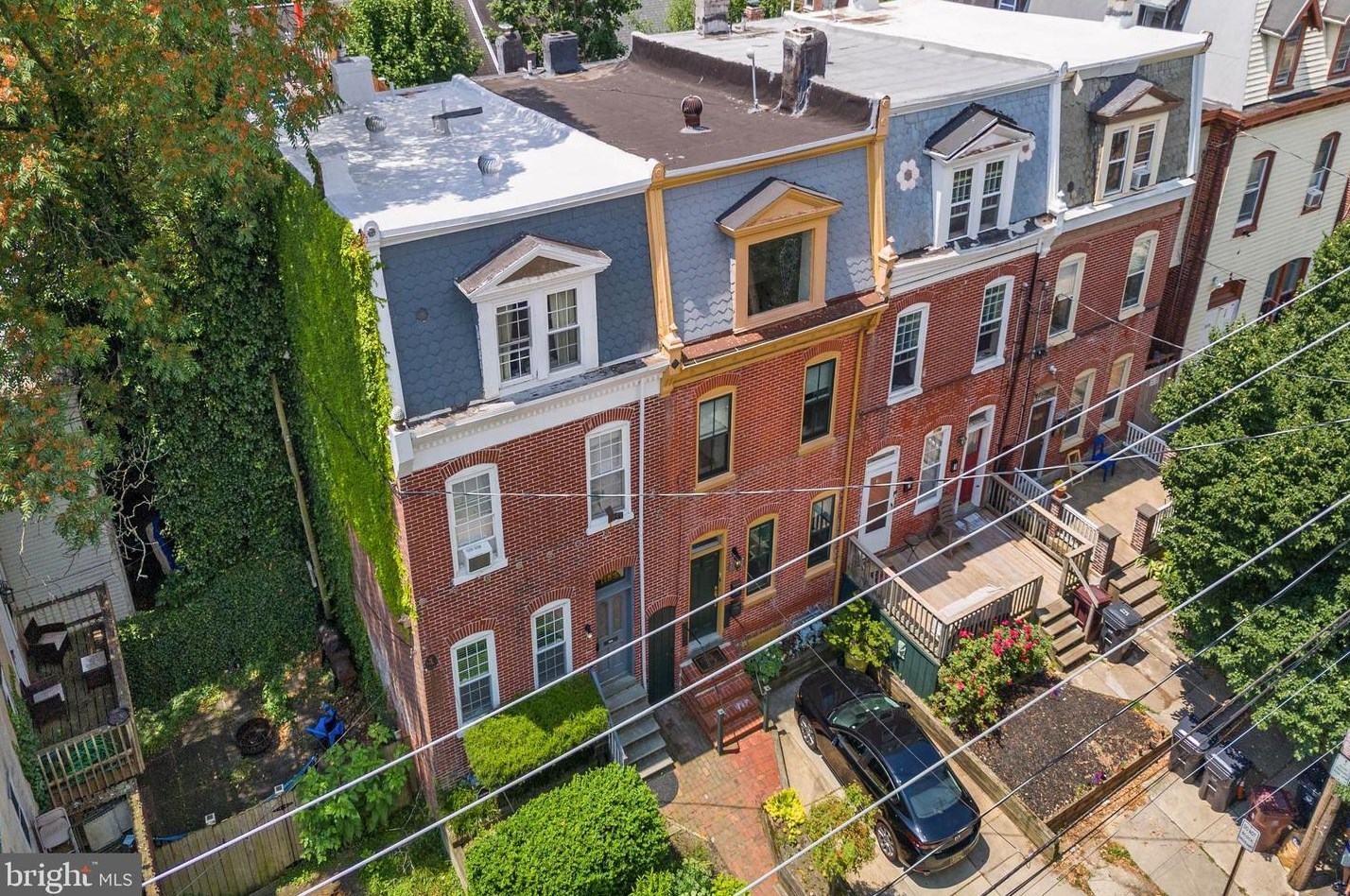 1102 W 8th St, Wilmington, DE 19806