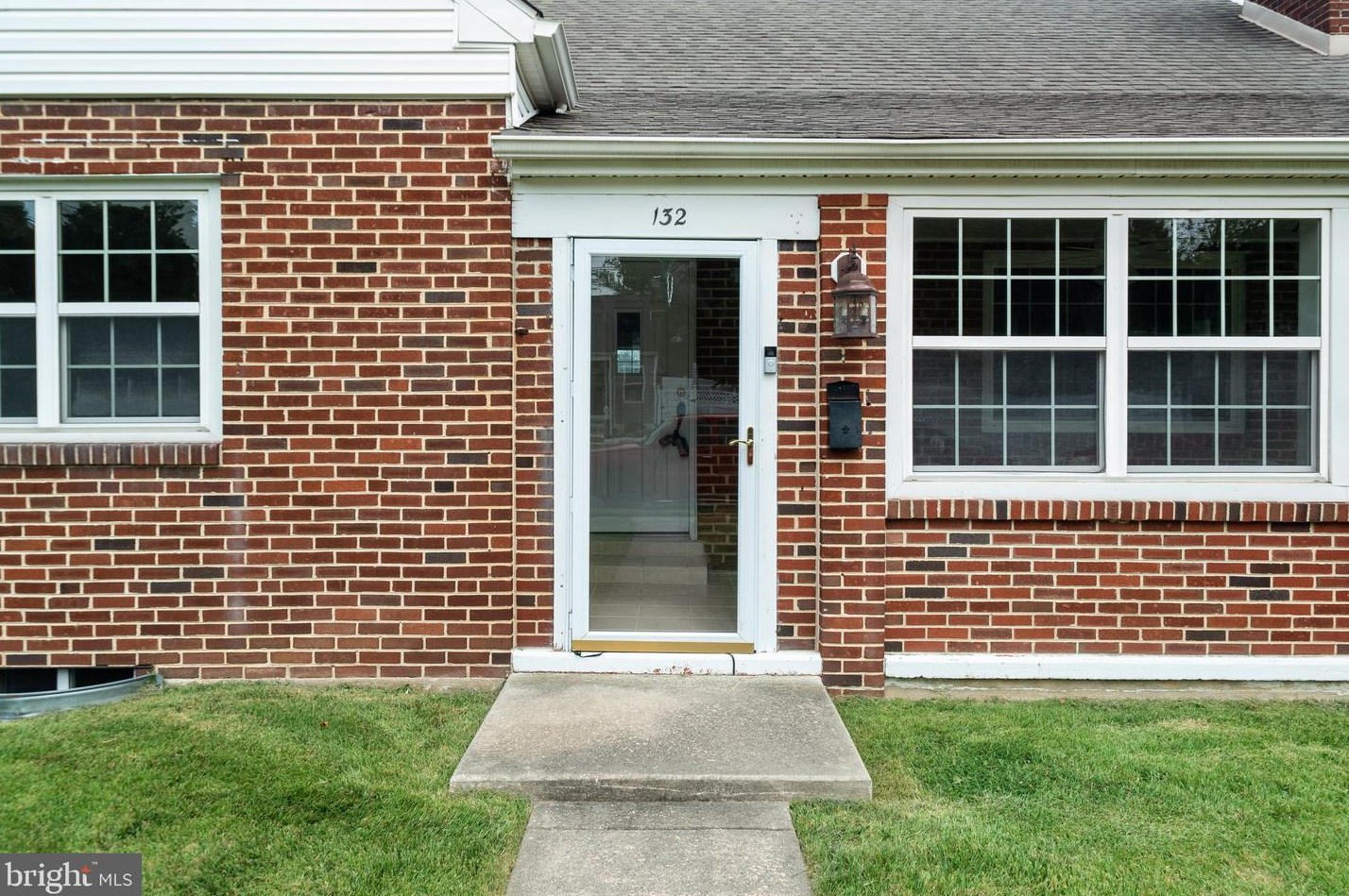 132 Clifton Ave, Wilmington, DE 19805-2307