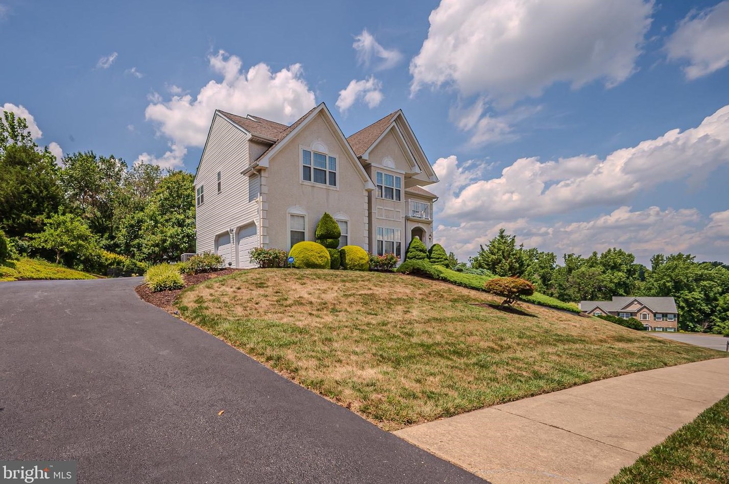 8 Ascension Dr, Wilmington, DE 19808