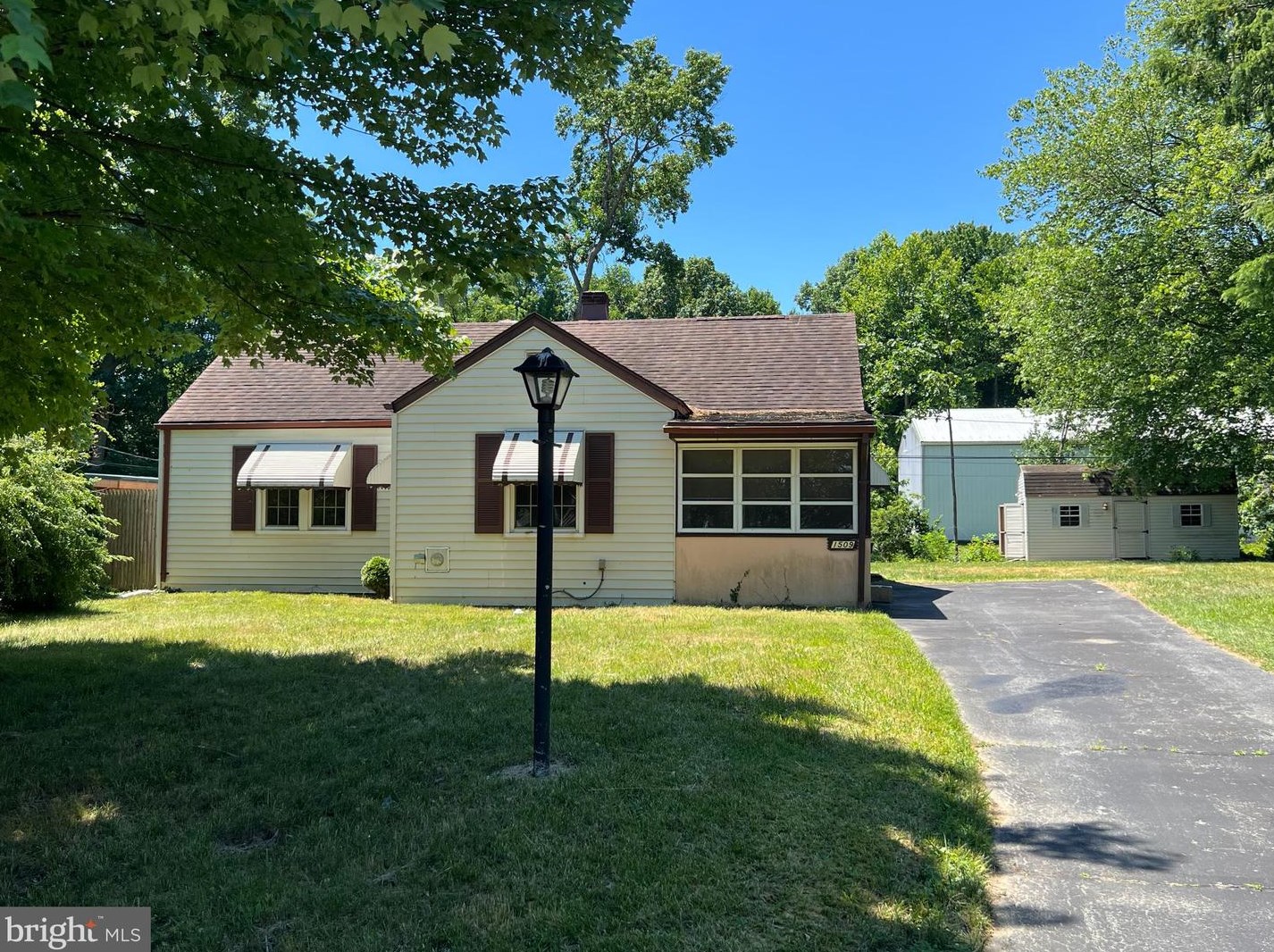 1509 Seton Dr, Wilmington, DE 19809-2238