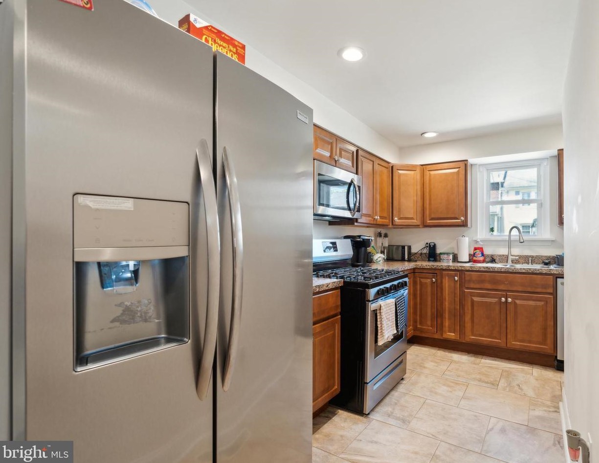 28 Bedford Dr, Wilmington, DE 19809