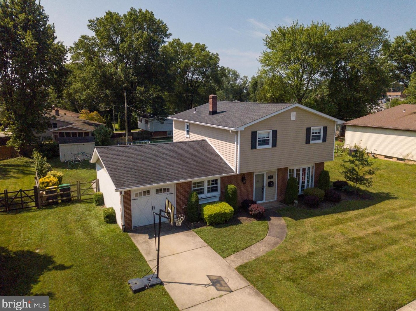 2511 Mccawber Dr, Wilmington, DE 19808