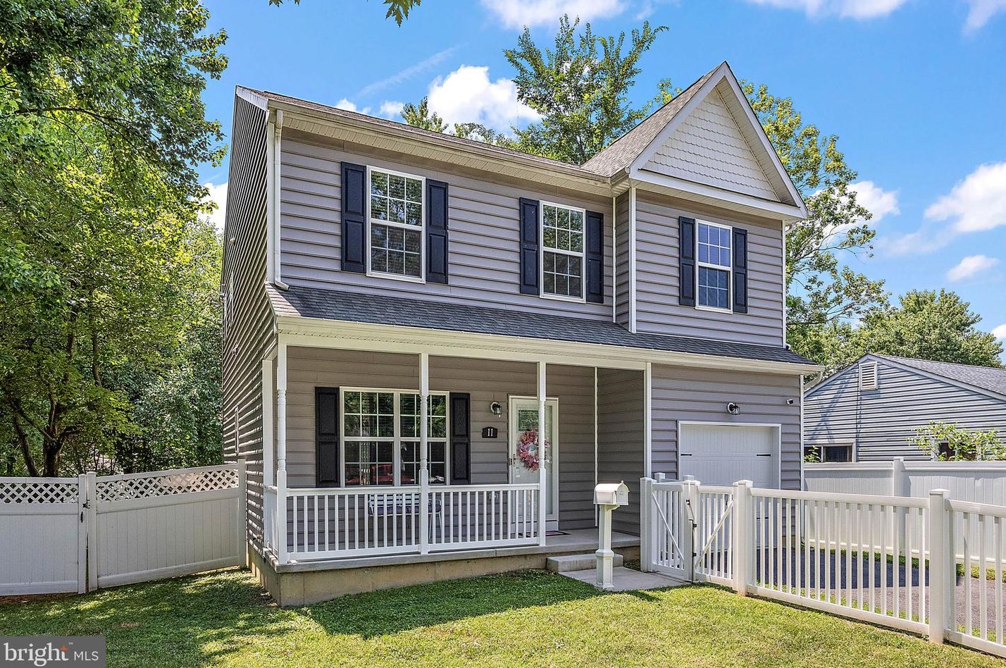 11 Midfield Rd, New Castle, DE 19720-3439