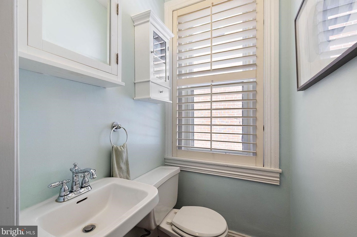 2422 Riddle Ave, Wilmington DE  19806-2127 exterior