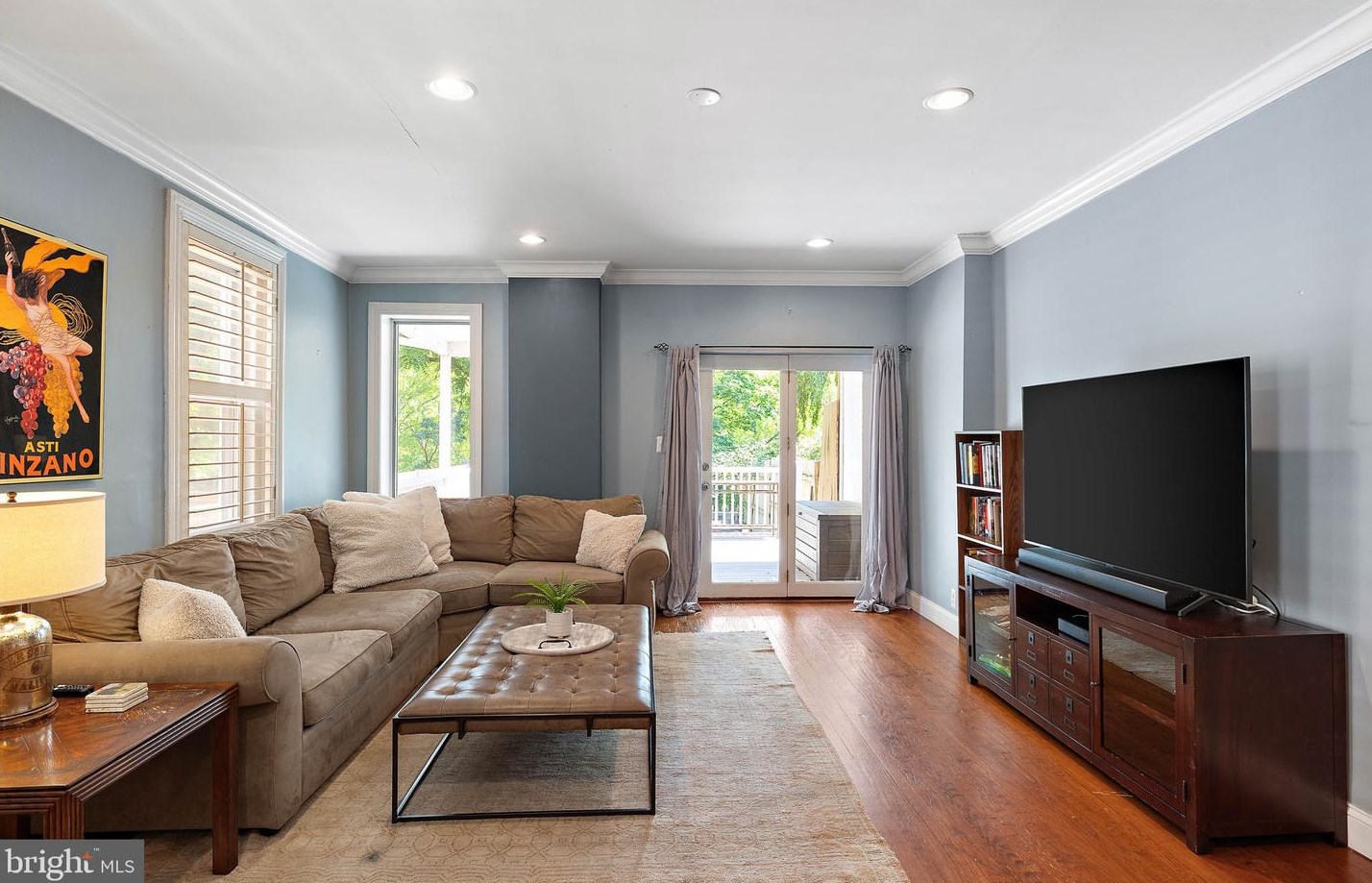 2422 Riddle Ave, Wilmington DE  19806-2127 exterior