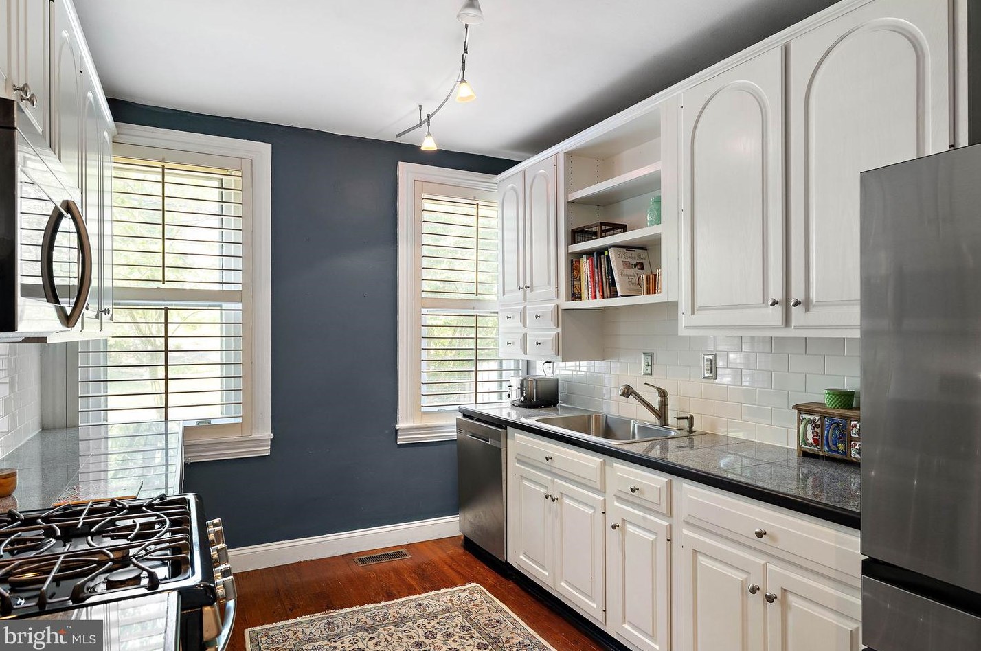 2422 Riddle Ave, Wilmington DE  19806-2127 exterior