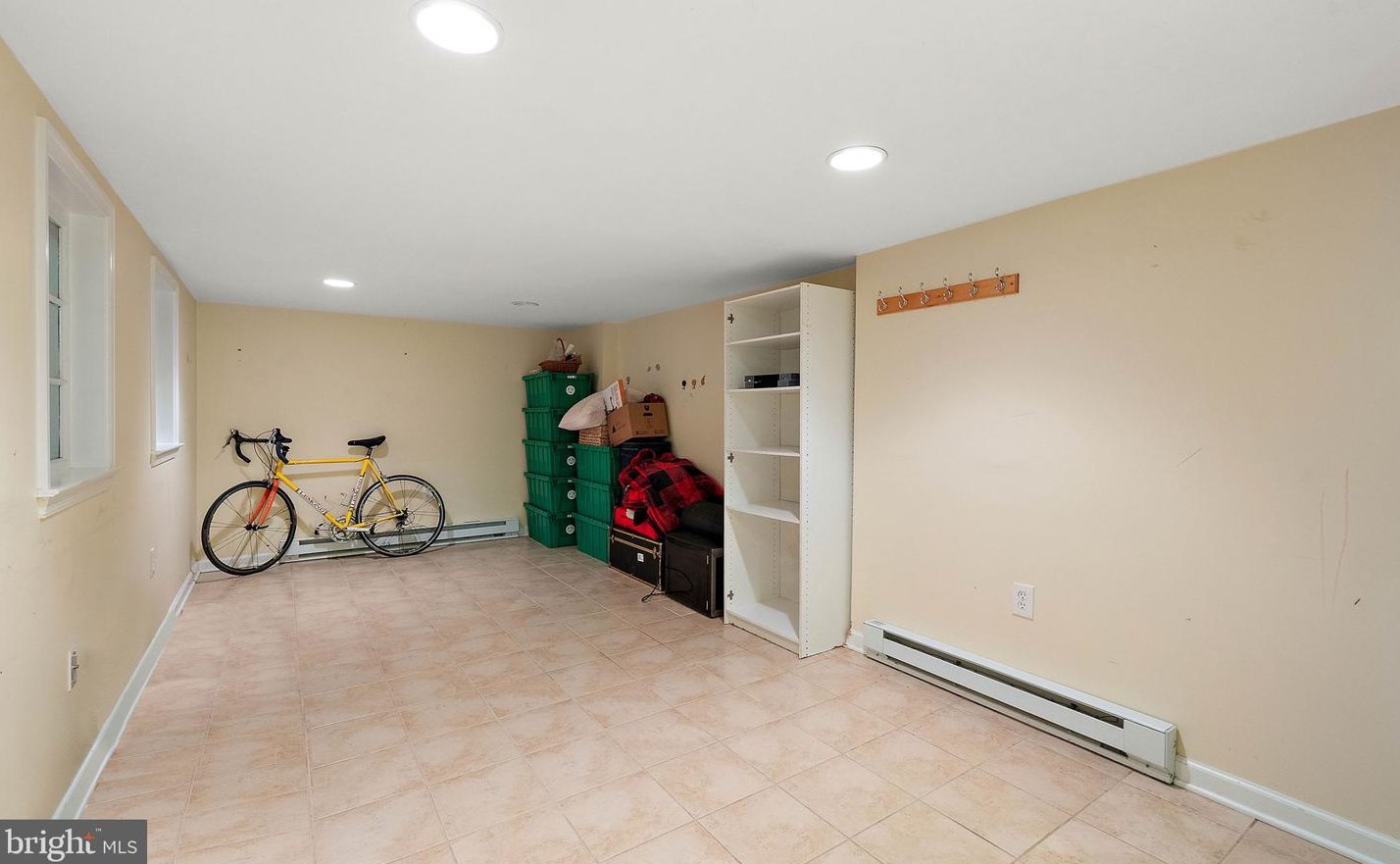 2422 Riddle Ave, Wilmington DE  19806-2127 exterior