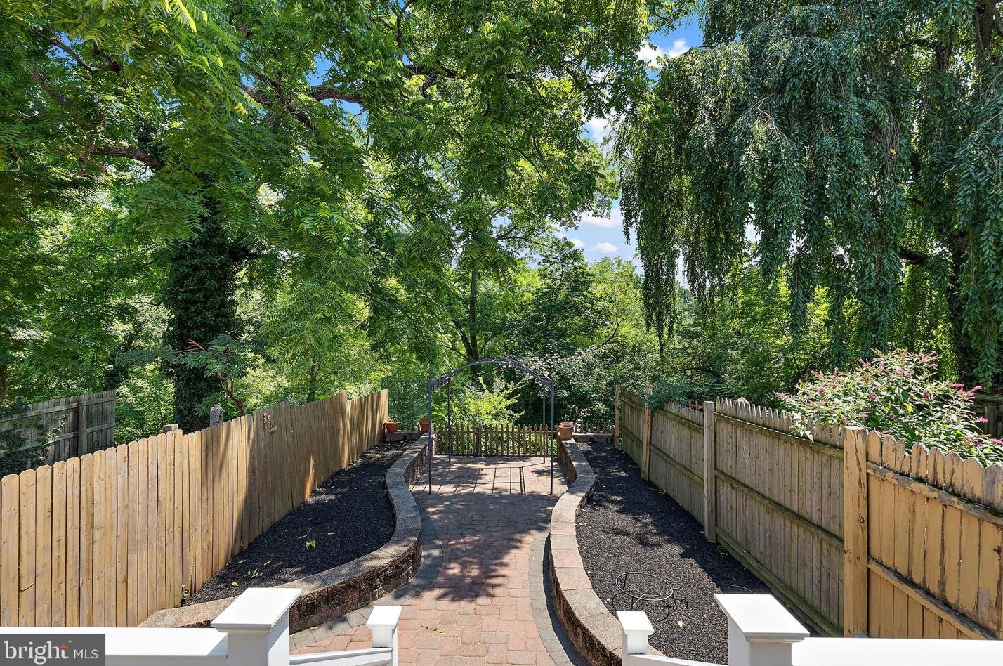 2422 Riddle Ave, Wilmington DE  19806-2127 exterior