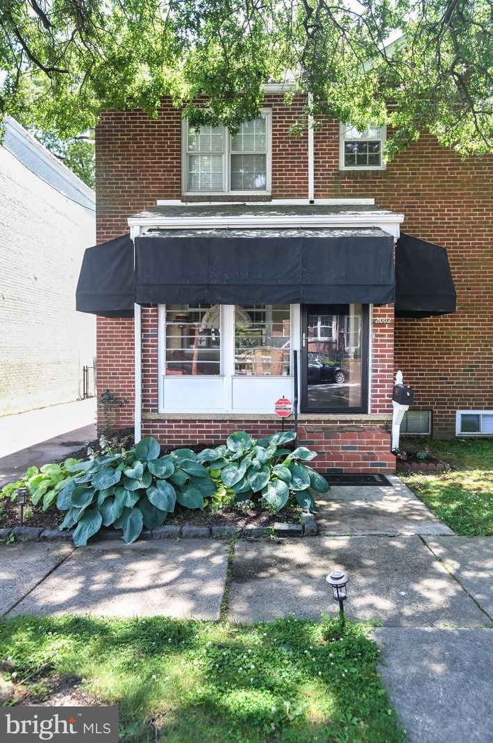 2002 17th St, Wilmington, DE 19806-2420