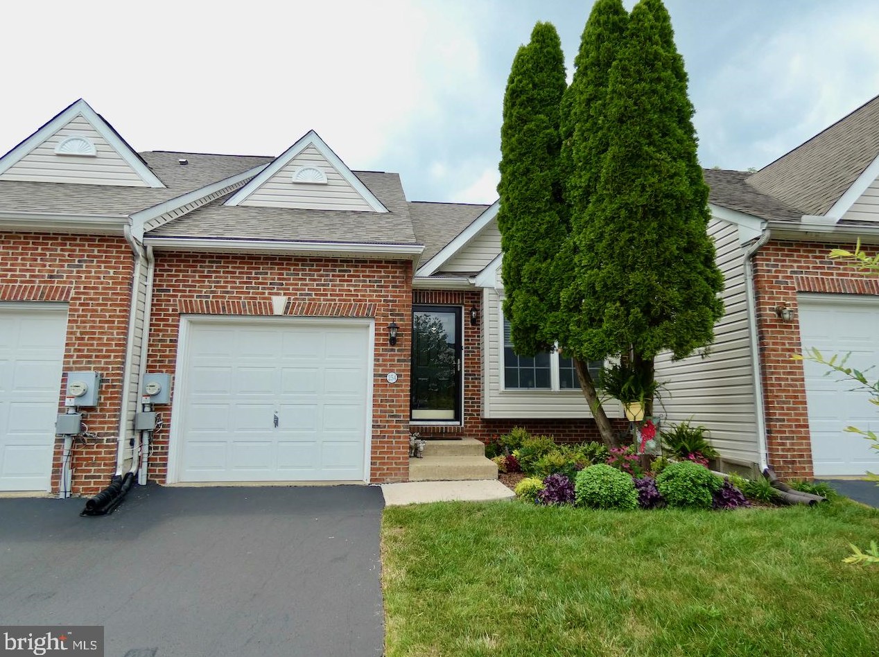 254 W Red Lion Dr, Bear, DE 19701