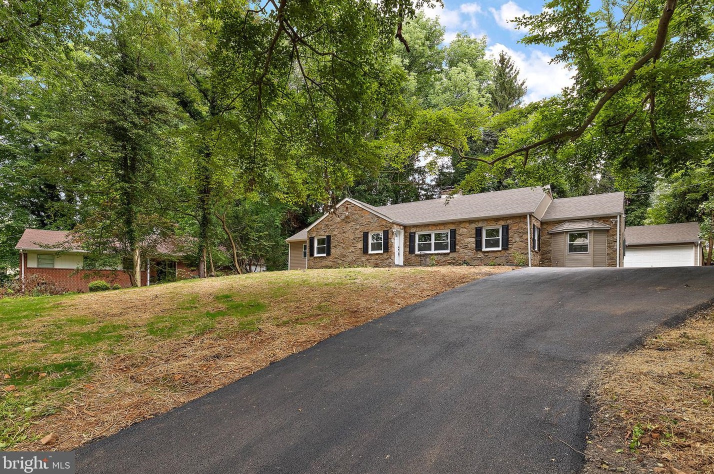 2306 Woods Rd, Wilmington, DE 19808