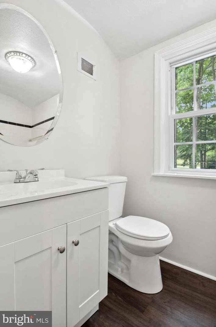 1545 Seton Dr, Wilmington DE  19809-2238 exterior