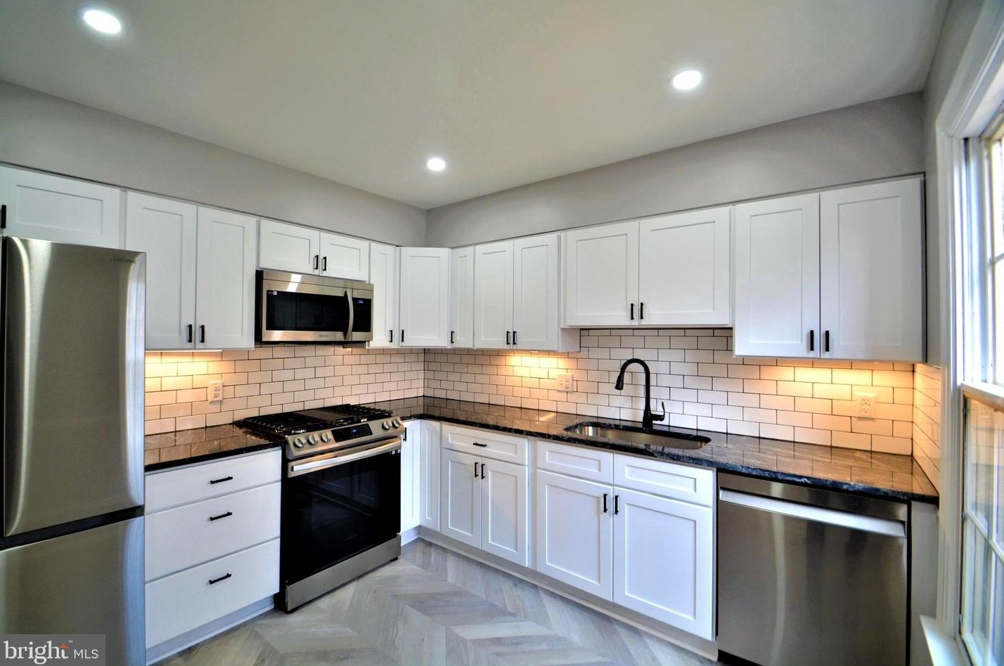 1133 Broom St, Wilmington DE  19806-4314 exterior