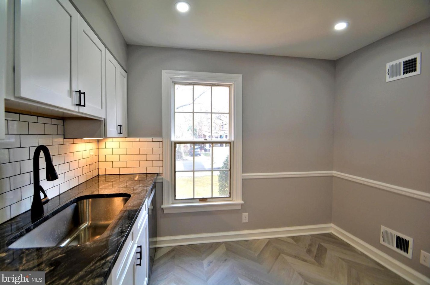 1133 Broom St, Wilmington DE  19806-4314 exterior